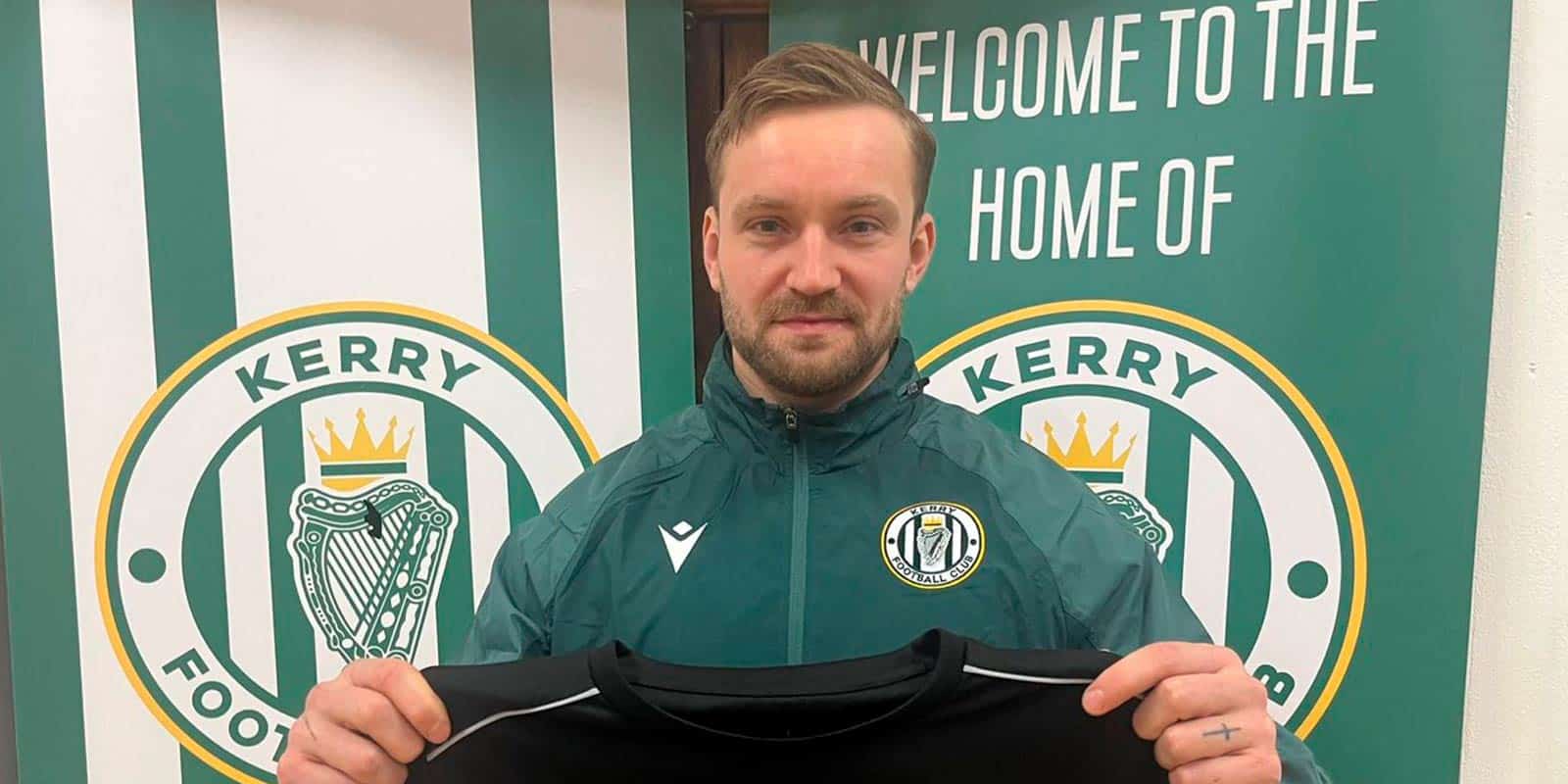 Goalkeeper Tim-Oliver Heimer signs for the Kingdom