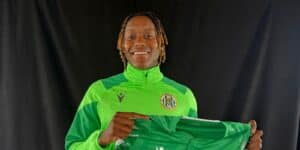 Shane Maroodza signs for the Kingdom